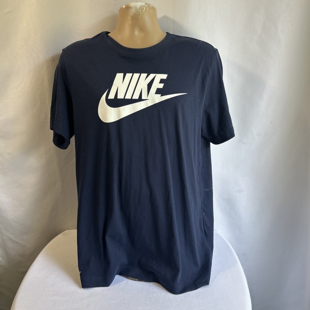 Nike Sportswear Men's Graphic T-Shirt Size Large Navy Blue NEW
